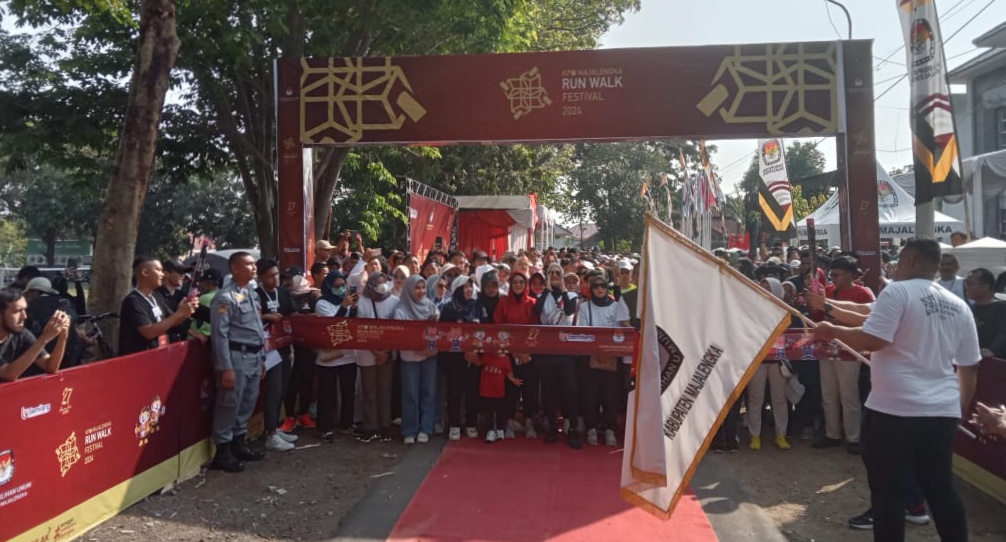 Berbondong Bondong , Ribuan Masyarakat Majalengka Ikuti Fun Run dan Walk Pilkada 2024