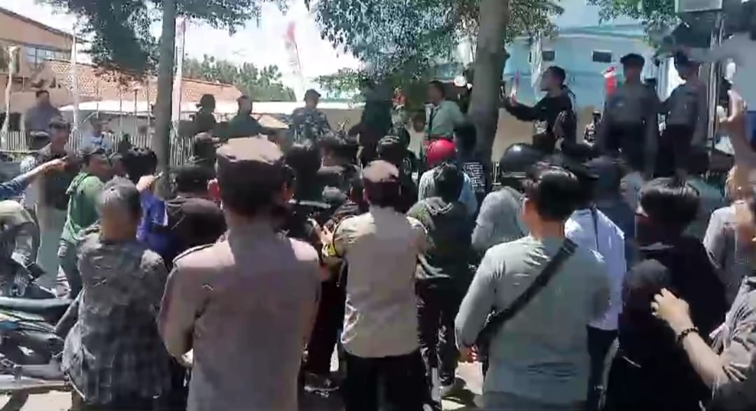 Pendemo PDAM Indramayu Nyaris Keroyok Wartawan, Berbuntut Laporan Polisi