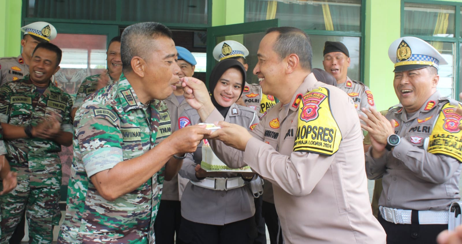 HUT_TNI.jpg