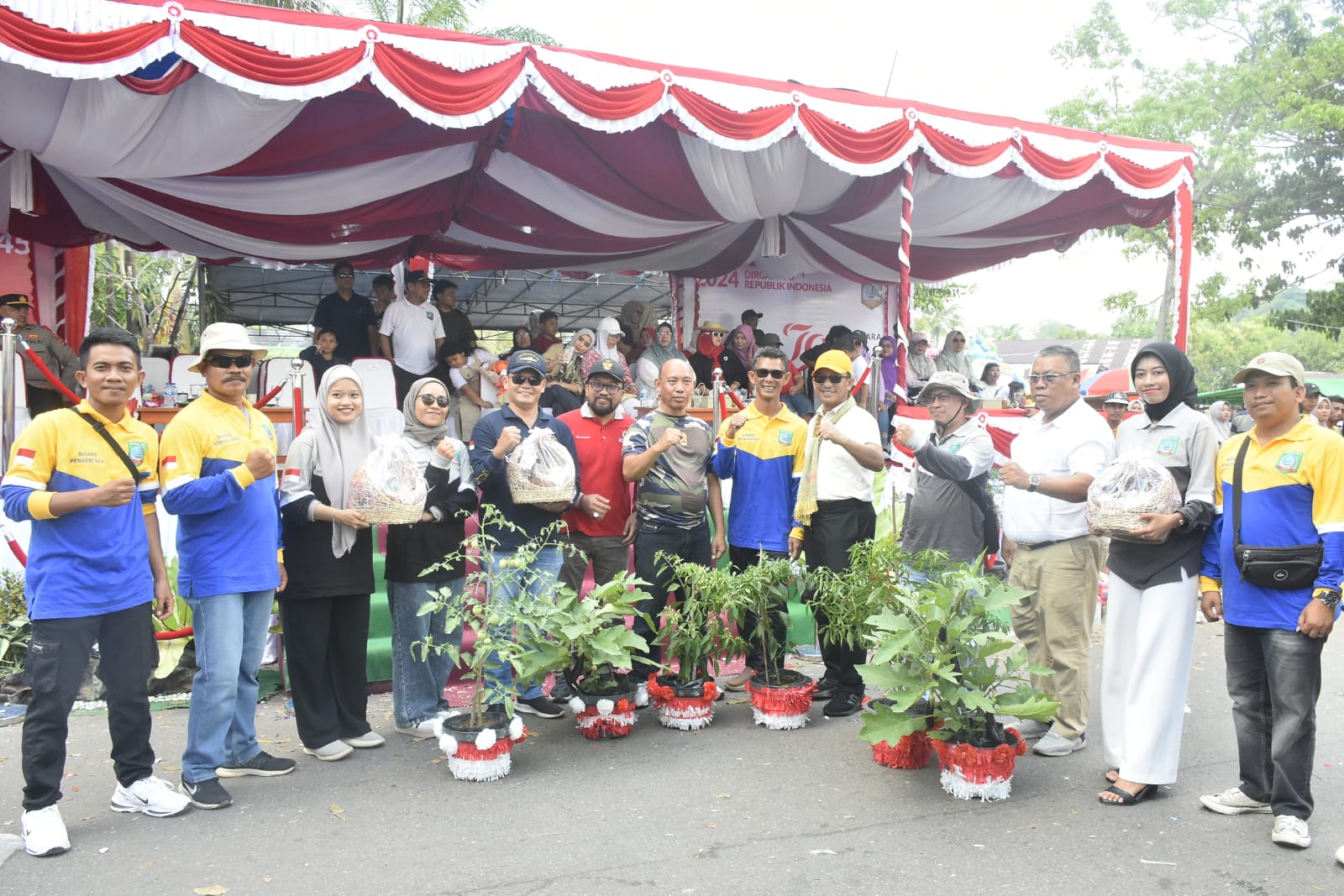 Bupati Apresiasi Masyarakat Beltim Meriahkan Pawai Pembangunan