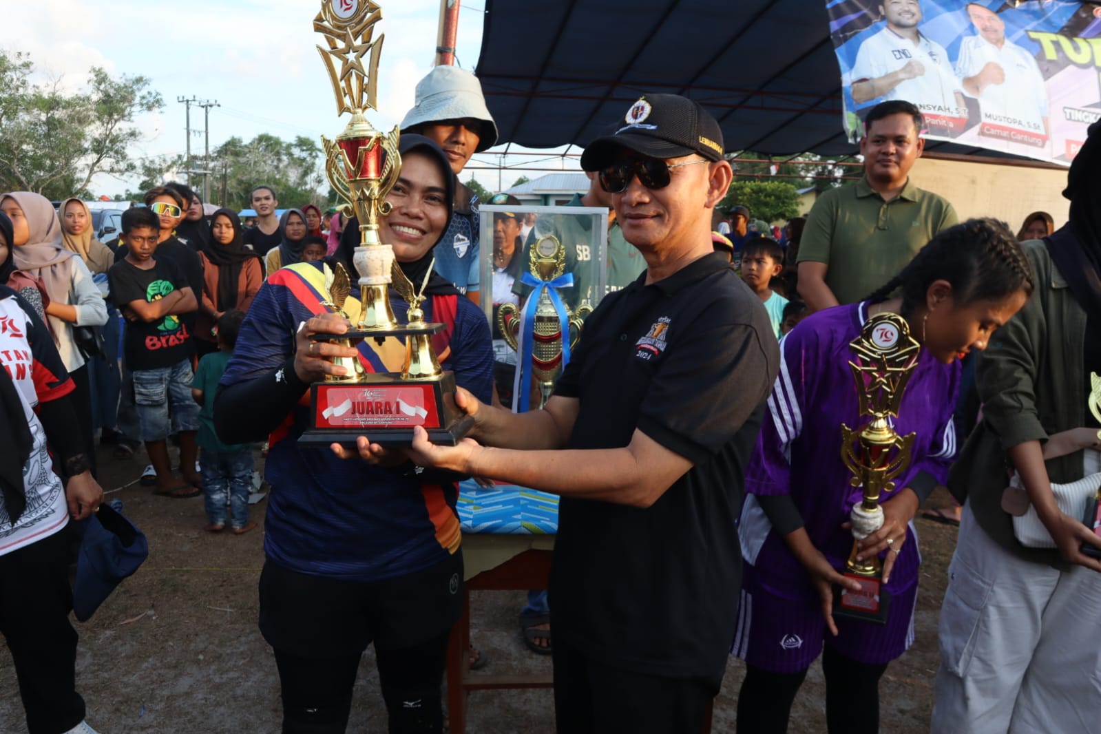 Tim Family Juara Umum Pertandingan Kasti se Kecamatan Gantung