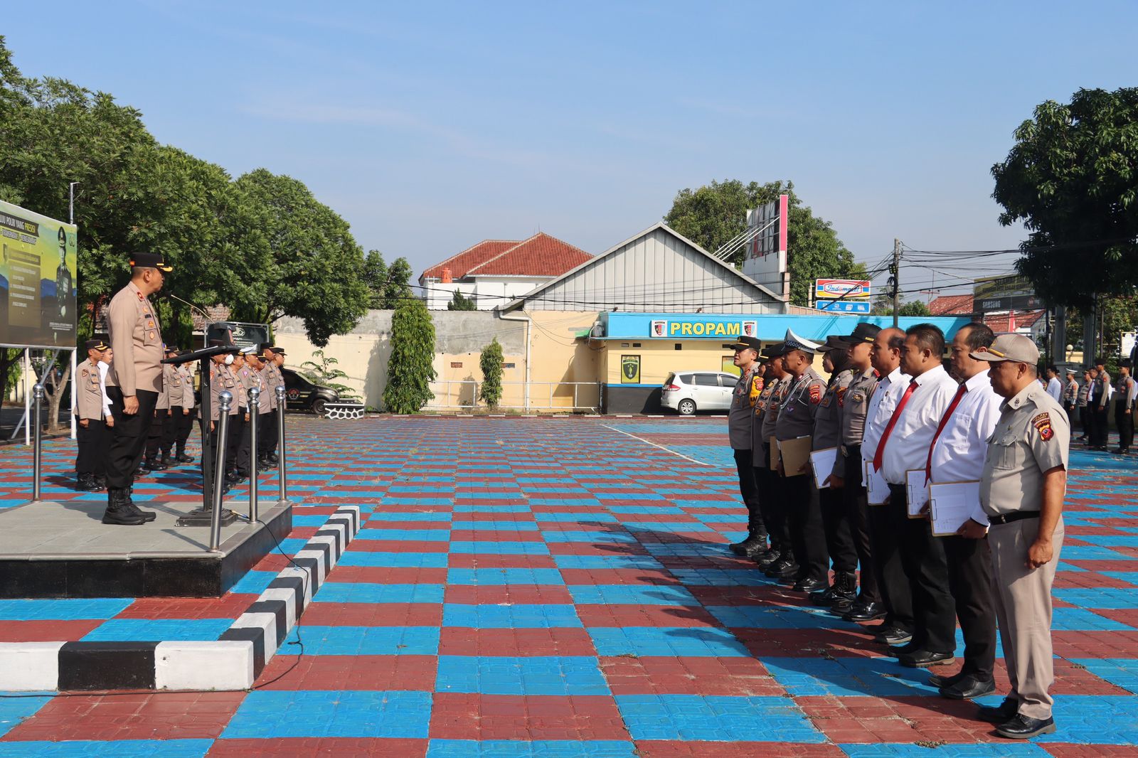 Wakapolres Majalengka Kompol Asep Agustoni Pimpin Apel Pagi, Tekankan Pengamanan dan Sikap Humanis