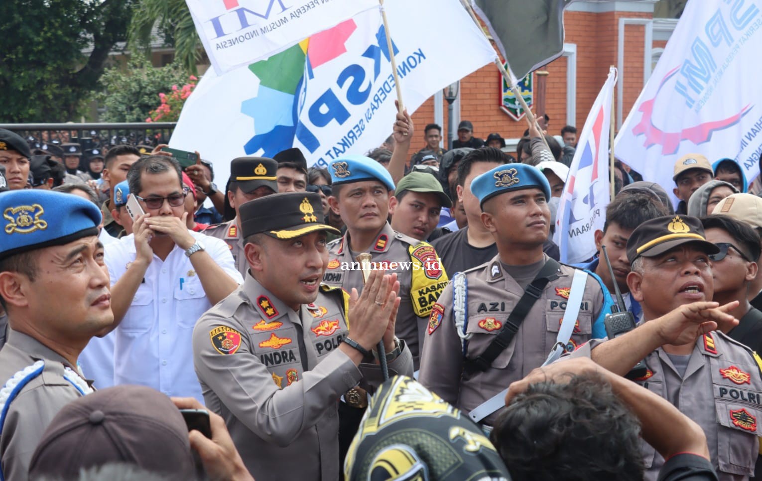 Kapolres Majalengka Terjun Langsung Pengamanan Aksi Unjuk Rasa dari PC SPAI FSPMI Kabupaten Majaleng