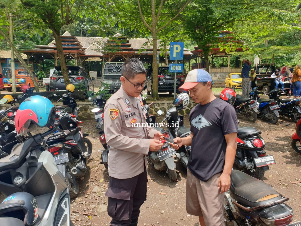 Ops Pekat Lodaya 2024, Polsek Rajagaluh Terapkan Pembinaan  Juru Parkir Liar
