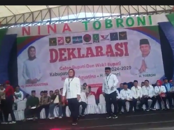Nina Agustina dan Tobroni, secara resmi mendaftarkan diri sebagai peserta Pilkada 2024