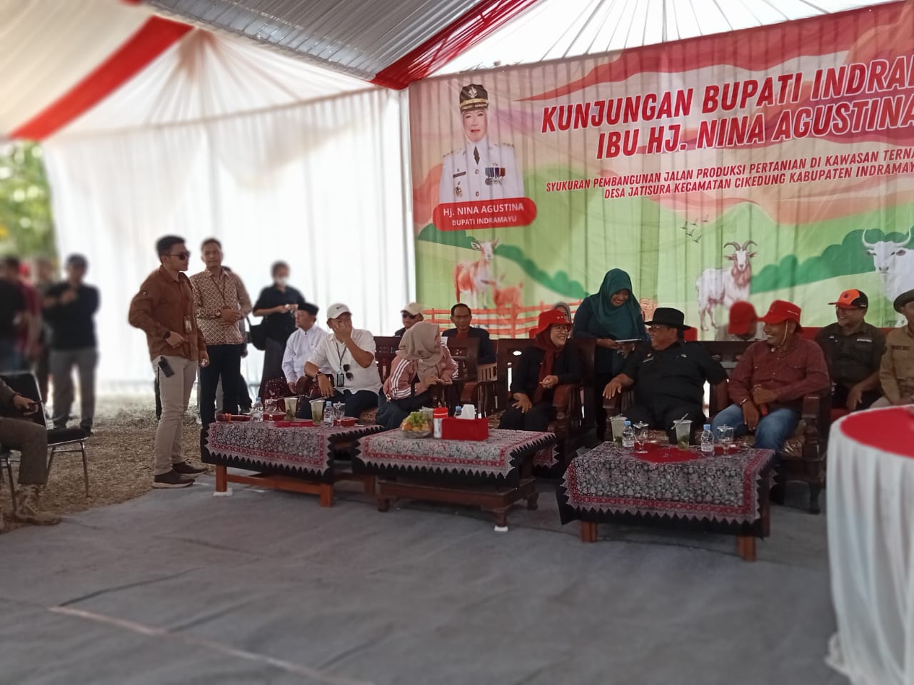 Nina Agustina Hadiri Syukuran Pembangunan Jalan Beton Kelompok Tani Sapi Kandang Bolang
