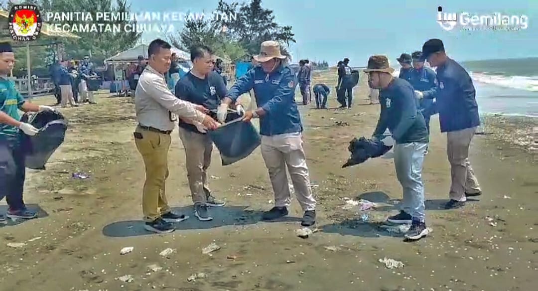 Pantai Sedari Menjadi Target Sosialisasi Pilkada dan Baksos PPK Cibuaya