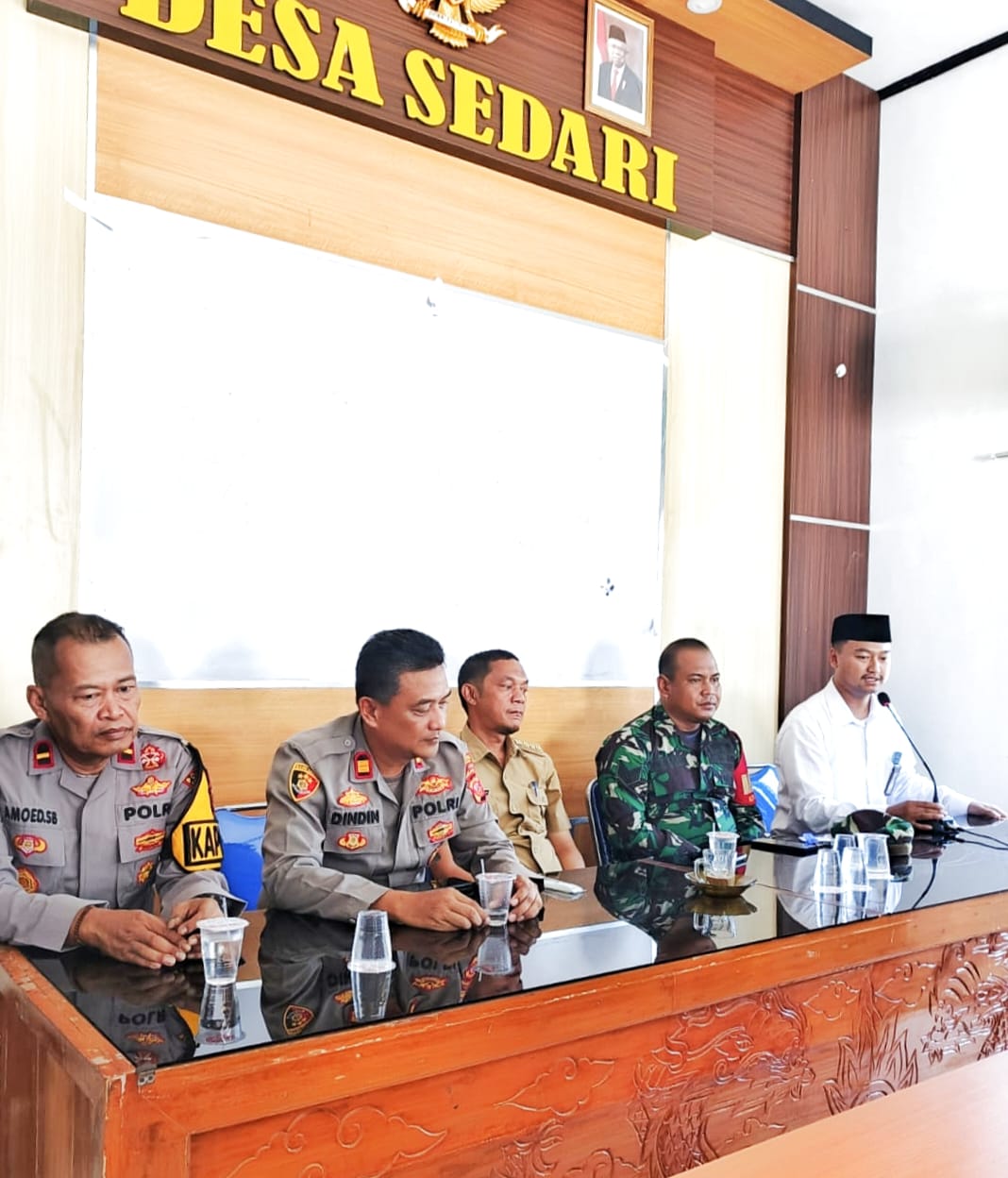 Suasana Haru Selimuti Acara Lepas Sambut Kapolsek Cibuaya
