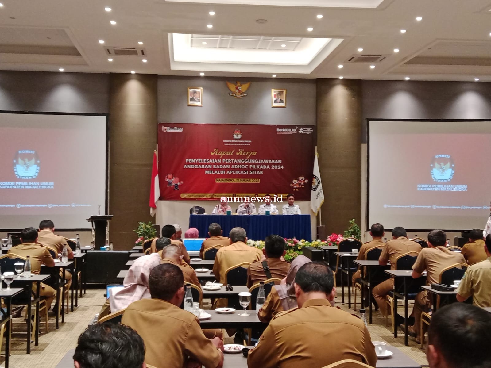 Aplikasi SITAB Pada Rapat Kerja KPU Majalengka Bersama 26 Sekretariat Tingkat Kecamatan
