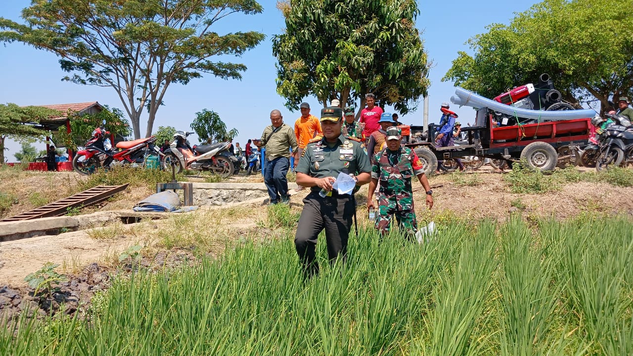 Siraman Air Doa Dandim Yanuar dan Petani Kec Kandangaur Berharap Air Hujan Turun