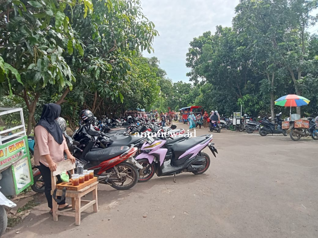Pergantian Tahun Memberikan Berkah Bagi Tukang Parkir