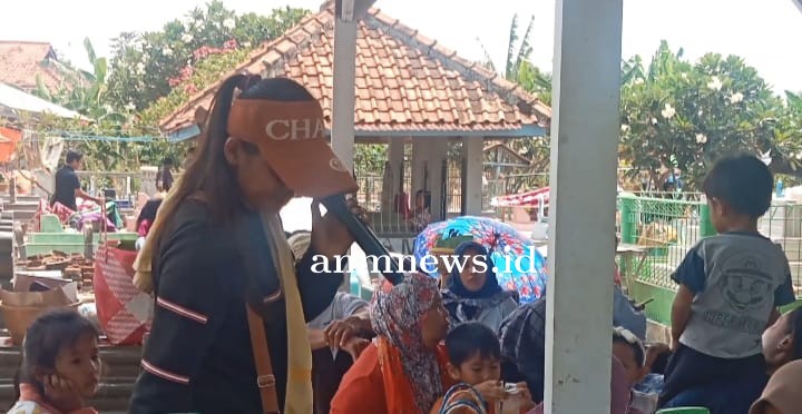 Pedagang, Tukang Parkir dan Pengamen Banjir Rezeki diacara Unjungan Buyut Tambak