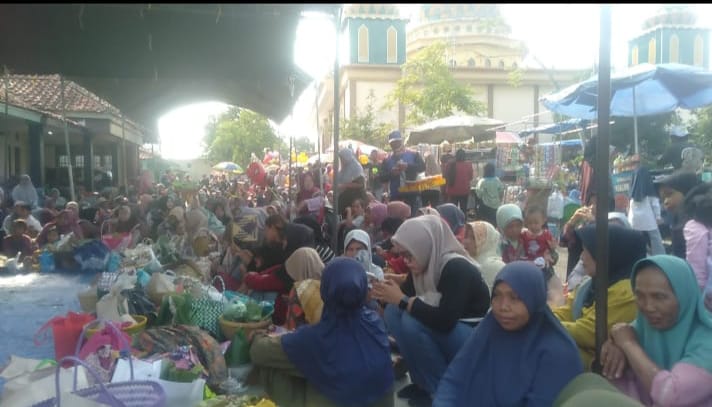 Masyarakat Desa Lajer Kec. Tukdana Adakan Sedekah Bumi sebagai Ucap Syukur Para Petani